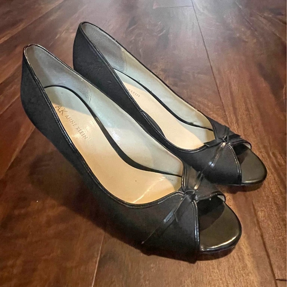 Anne Klein lace and leather black pumps
